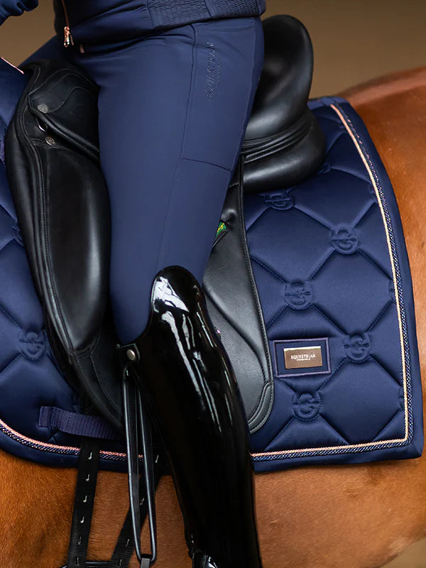 Equestrian Stockholm Dressuurdekje RIDE AGAINST CANCER!