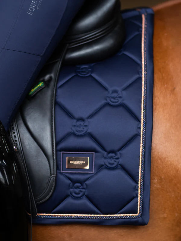 Equestrian Stockholm Dressuurdekje RIDE AGAINST CANCER!