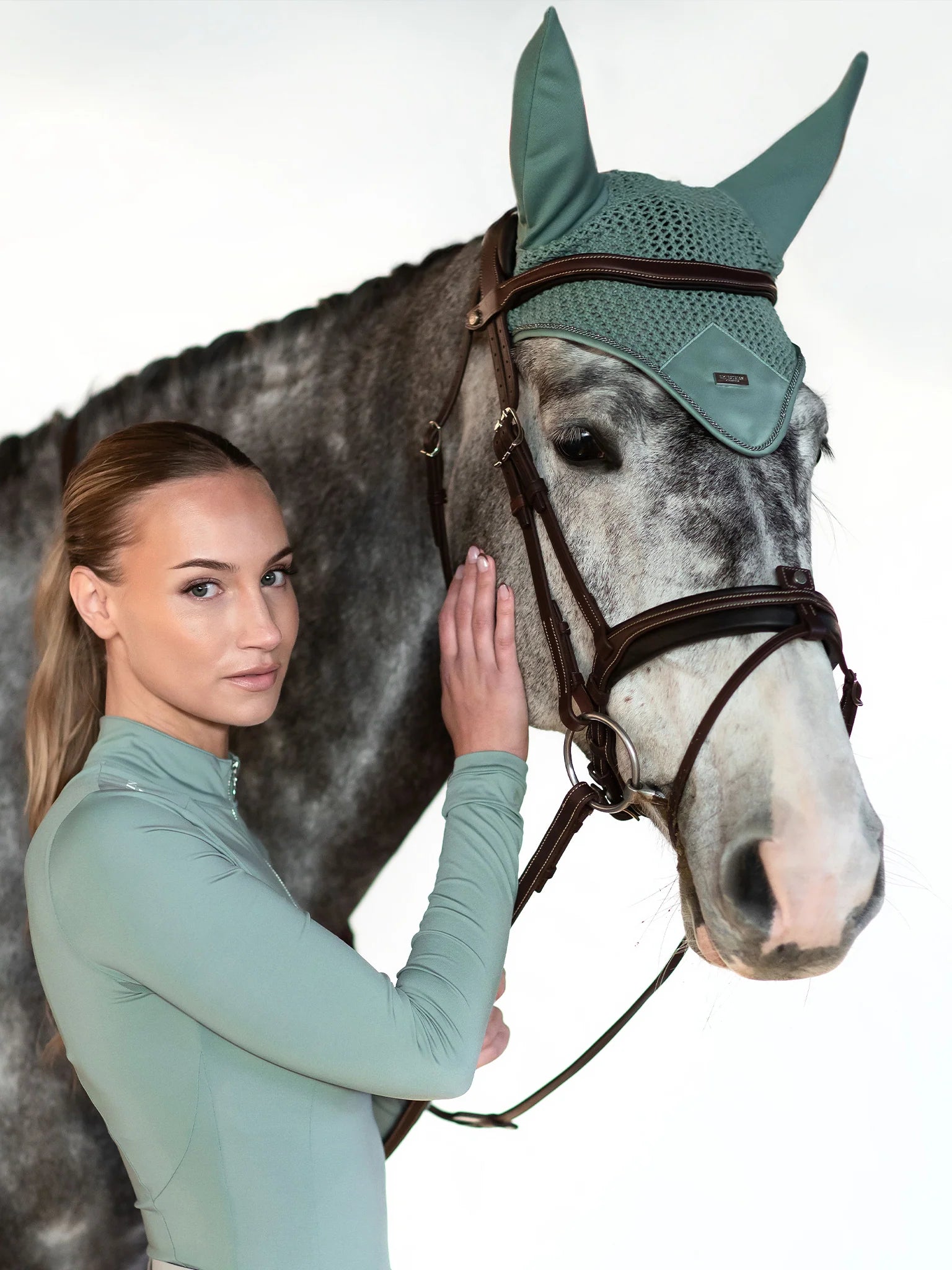 Equestrian Stockholm Modern Oornetje